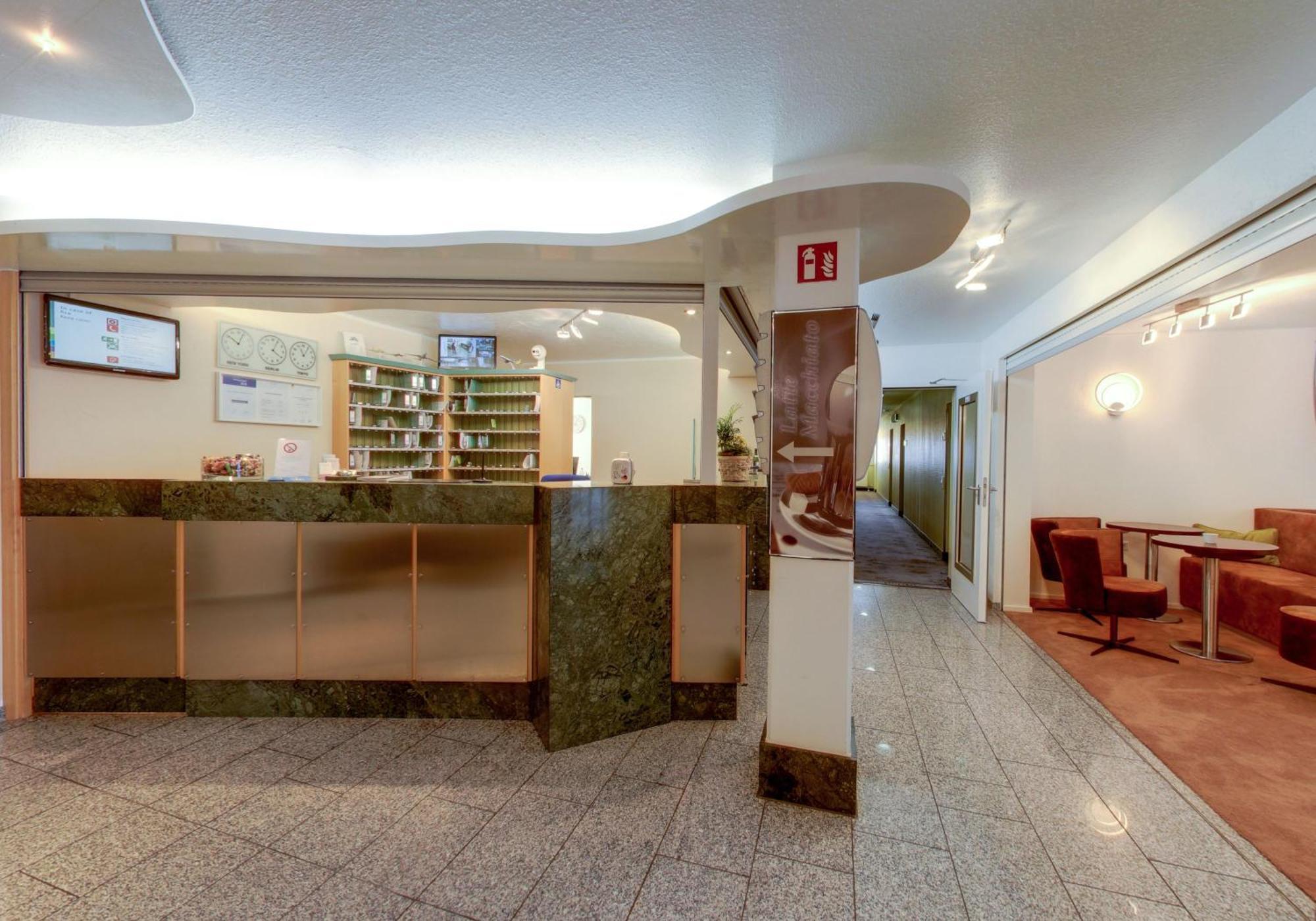 Airporthotel Residenz Steinenbronn Екстериор снимка
