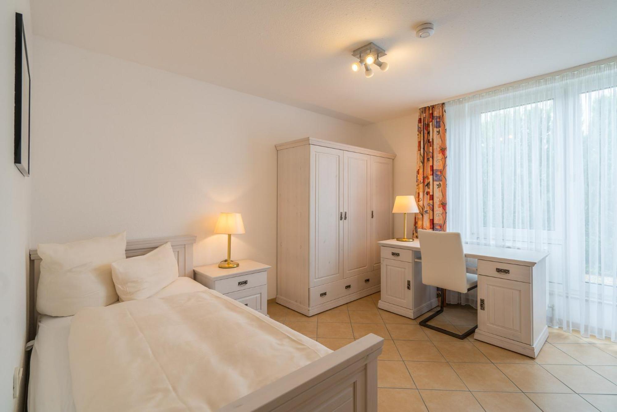 Airporthotel Residenz Steinenbronn Екстериор снимка