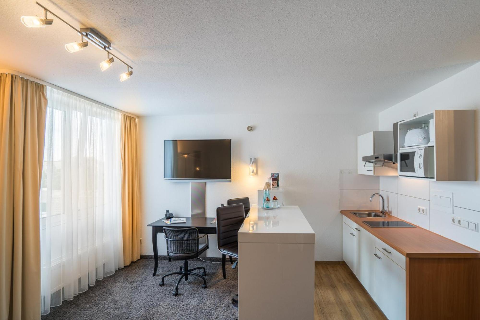 Airporthotel Residenz Steinenbronn Екстериор снимка