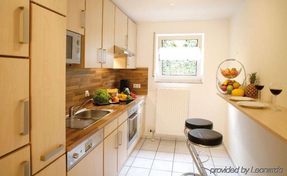 Airporthotel Residenz Steinenbronn Екстериор снимка