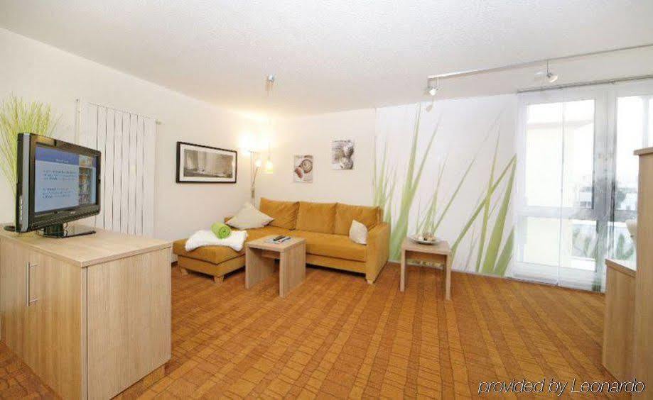 Airporthotel Residenz Steinenbronn Екстериор снимка