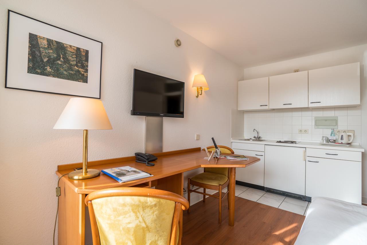 Airporthotel Residenz Steinenbronn Екстериор снимка